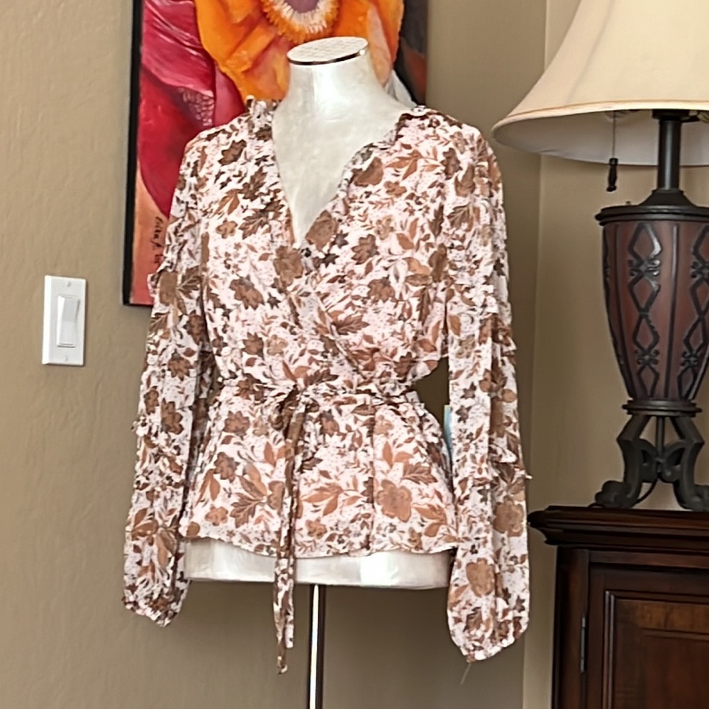 CeCe Women’s Blouse Wrap waist ruffles vneck & long sleeves cream rustic… - Picture 4 of 11